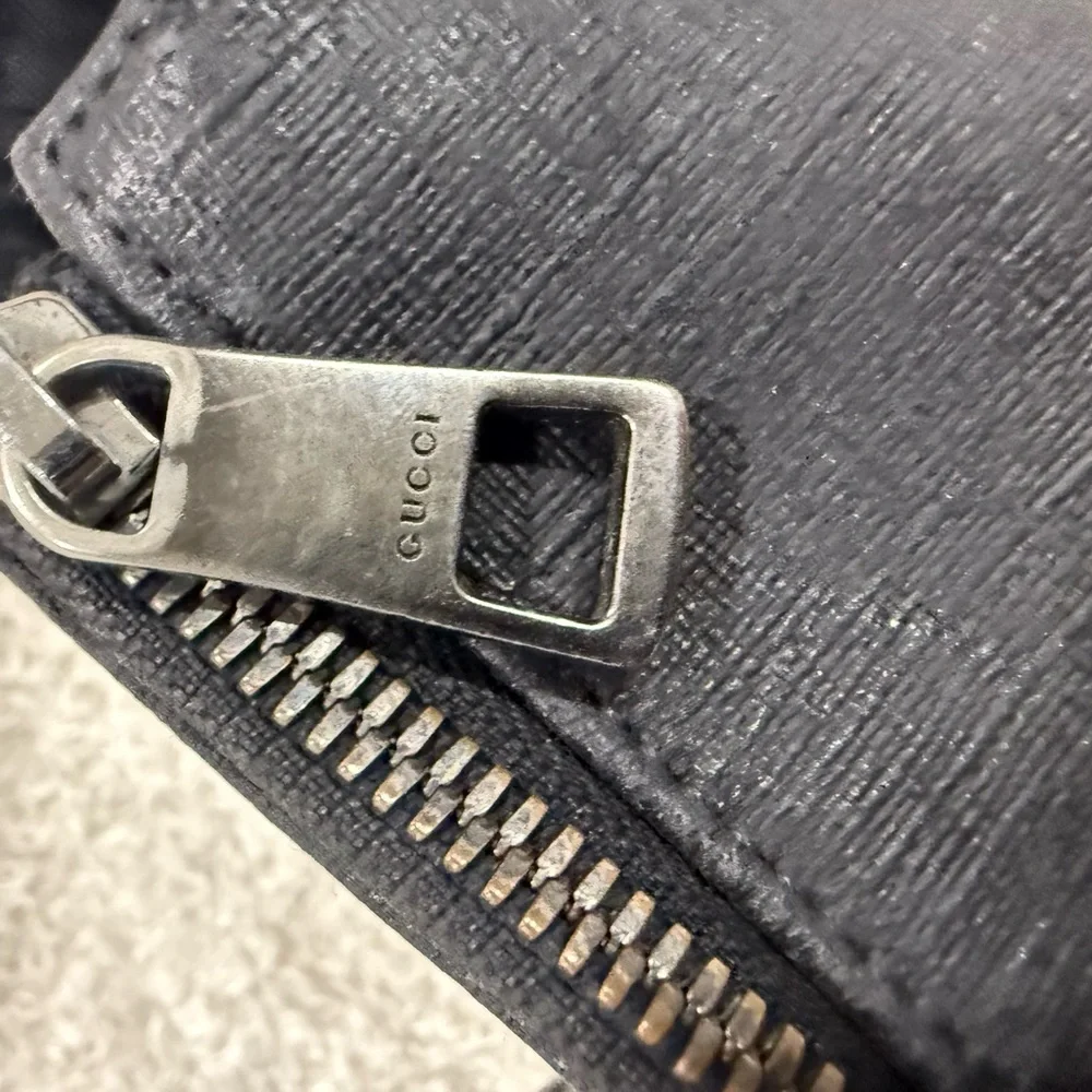 Gucci GG Supreme Shoulder Bag Crossbody Messenger Bag Black
